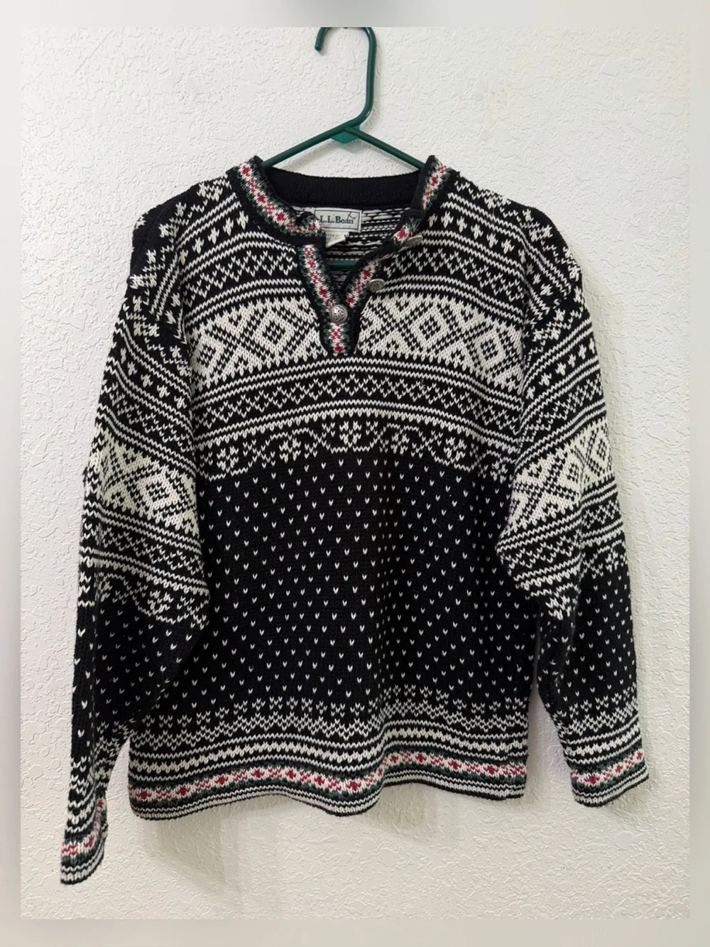 Vintage LL Bean Black and White Nordic-style Henley Sweater - S